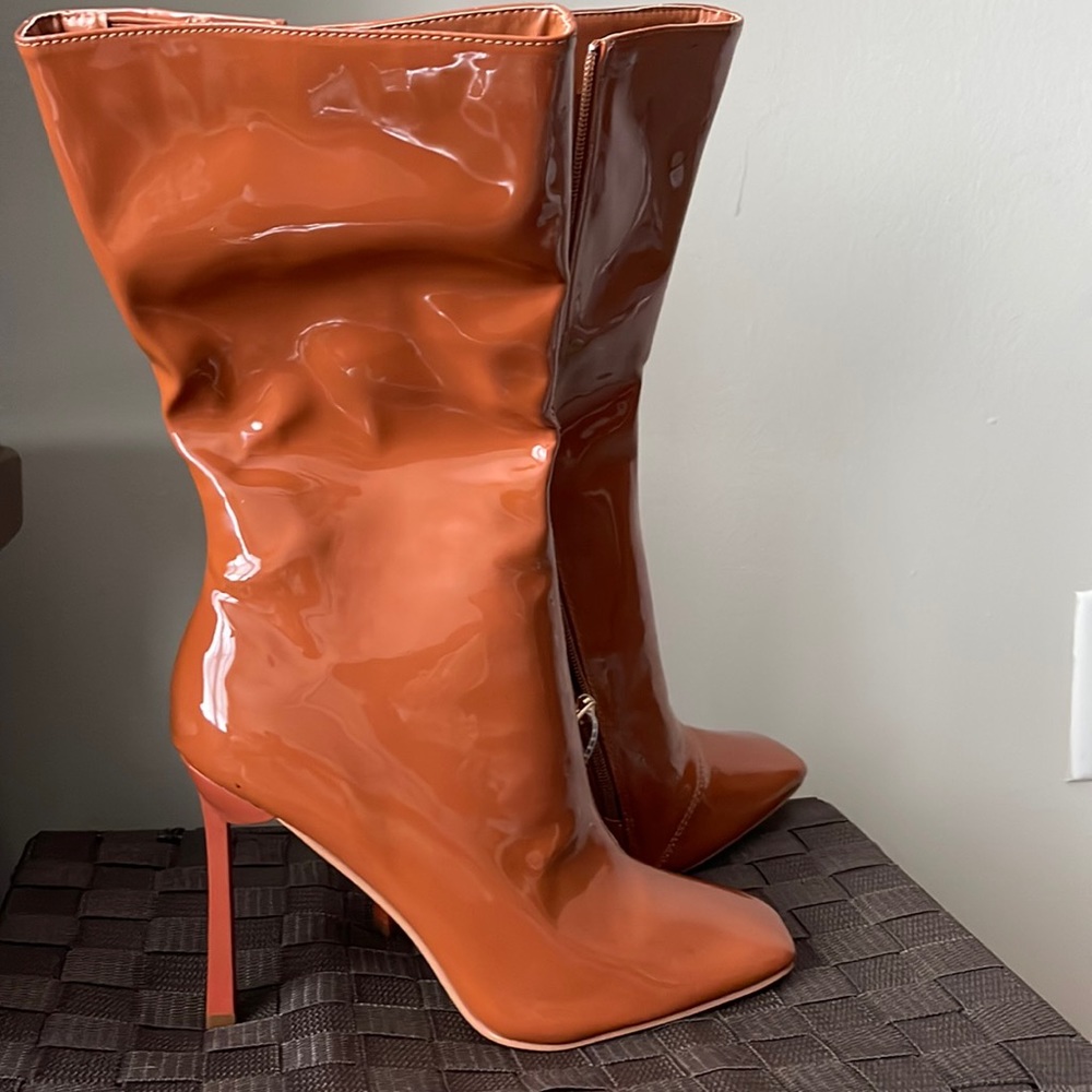 NWOT cape Robbin peanut butter color boot
